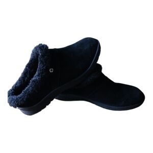 Minnetonka Women's Black Cozy‎ Slippers Sz 9